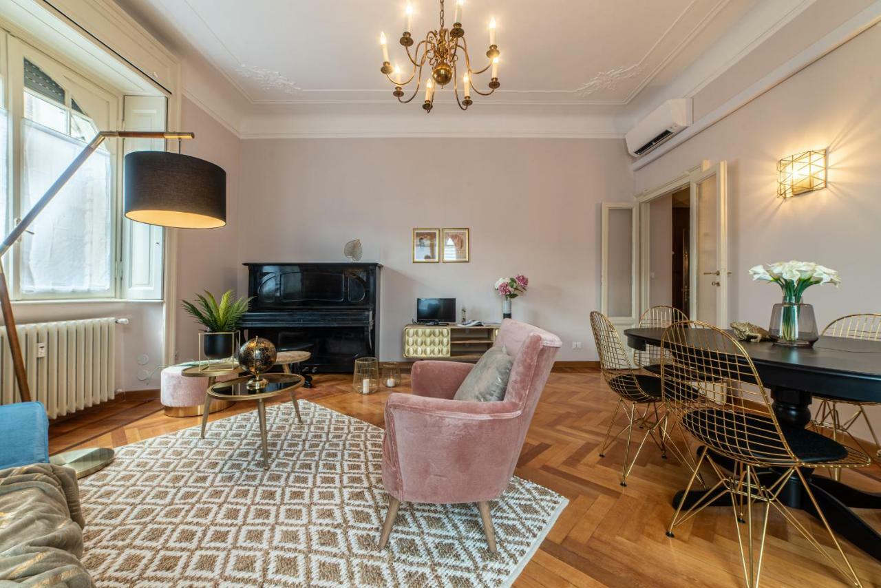 Joivy Sophisticated 3-Bed Flat With Desk Milan Exterior photo