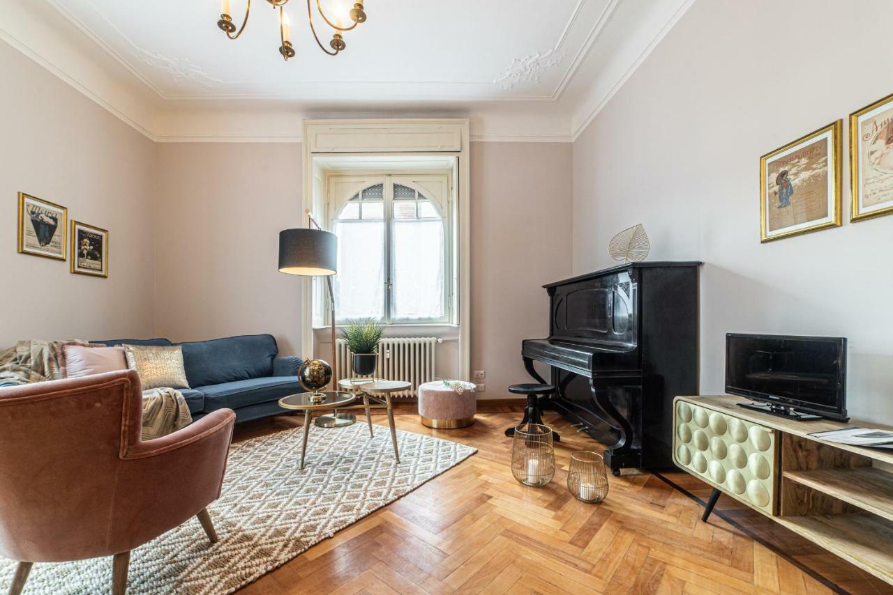 Joivy Sophisticated 3-Bed Flat With Desk Milan Exterior photo