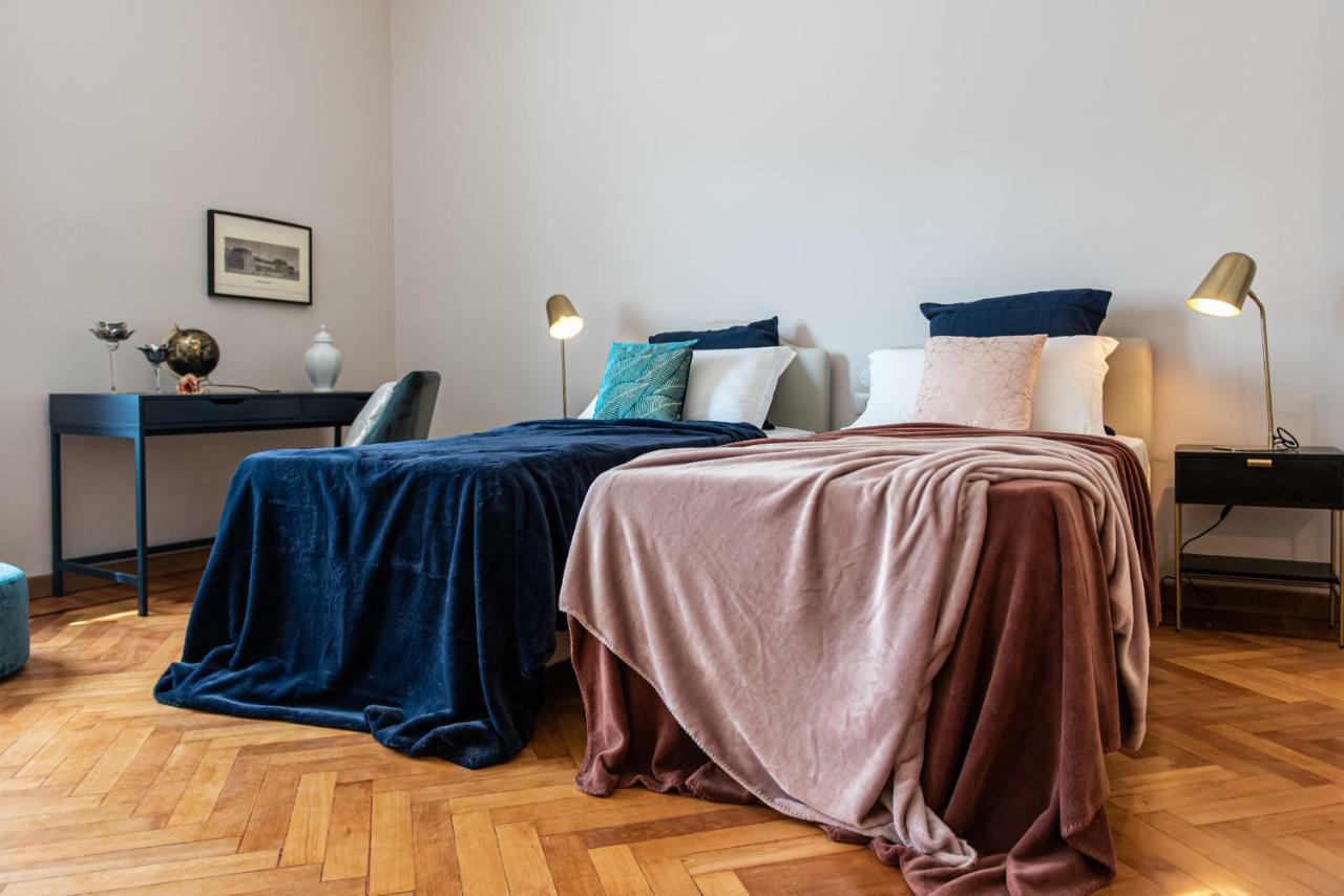 Joivy Sophisticated 3-Bed Flat With Desk Milan Exterior photo